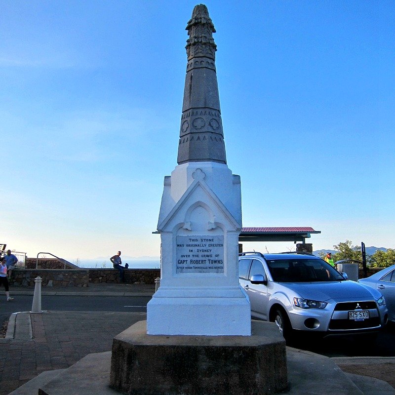 Robert Towns Memorial Statue