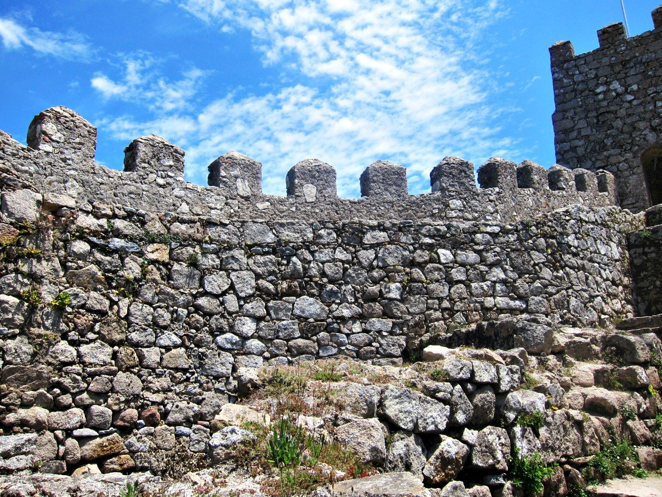 Walls and Sky - Castello Mouros