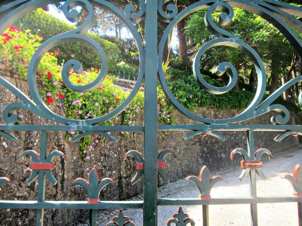 Sintra gate and garden