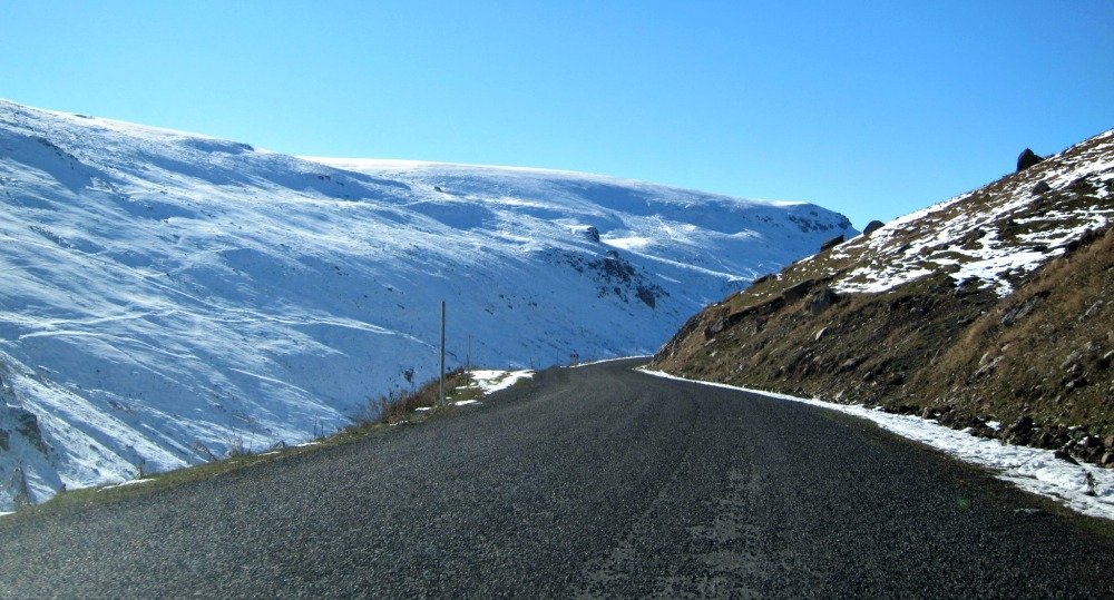 Cam Pass near Savsat