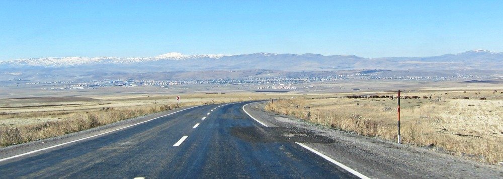 Approaching Kars from Dogubayazit