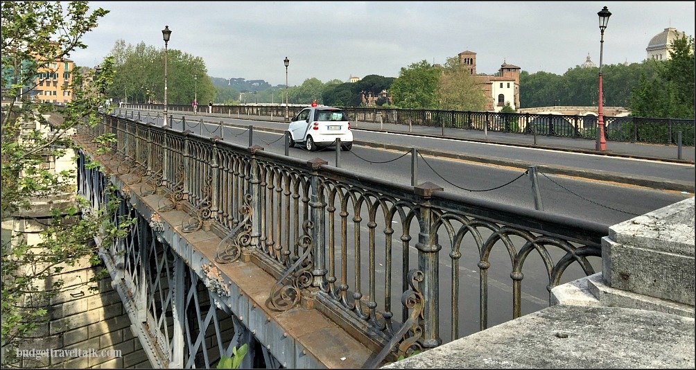 Ponte Palatino across the Tiber in Rome