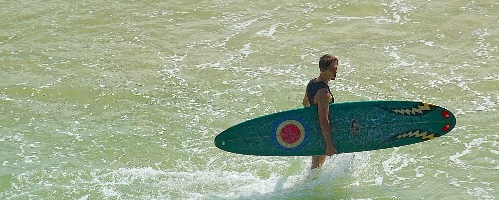 Byron Surfer