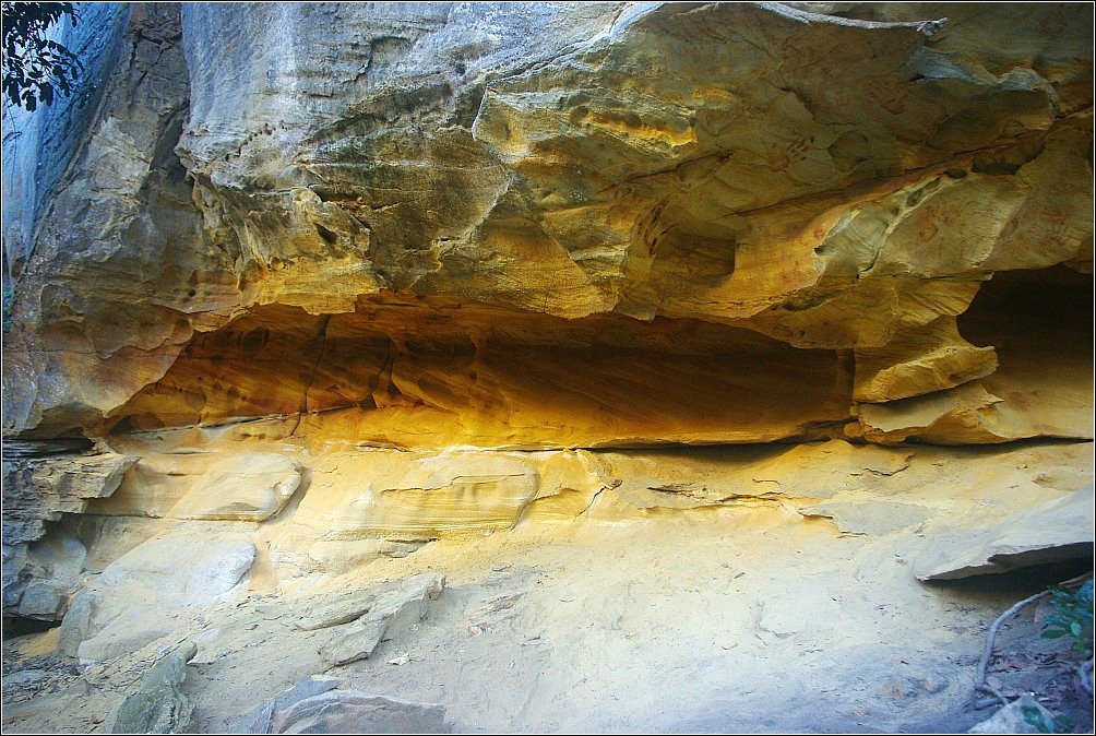 Dripping Rock and Overhand walk coloured rock
