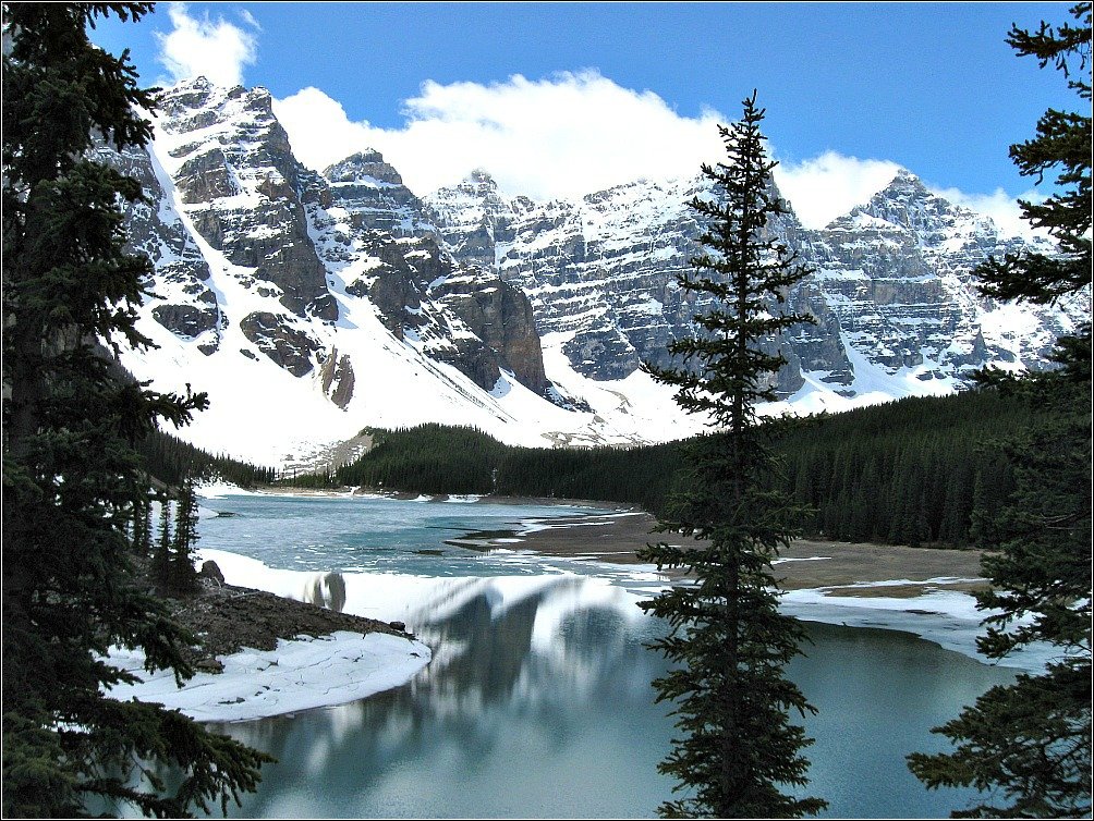Moraine Lakes and the Ten Peaks