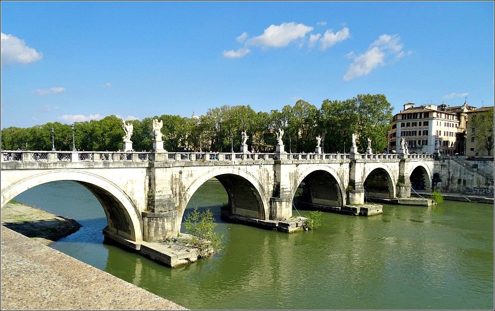 A Famous Bridge in Rome: Ponte Sant'Angelo and a Walk by the Tiber